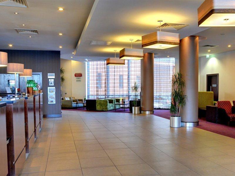 Premier Inn Watford Central Exterior foto