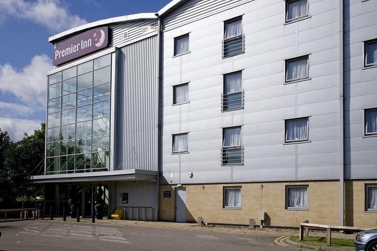Premier Inn Watford Central Exterior foto