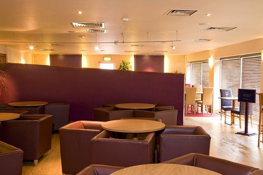 Premier Inn Watford Central Exterior foto