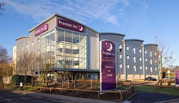 Premier Inn Watford Central Exterior foto