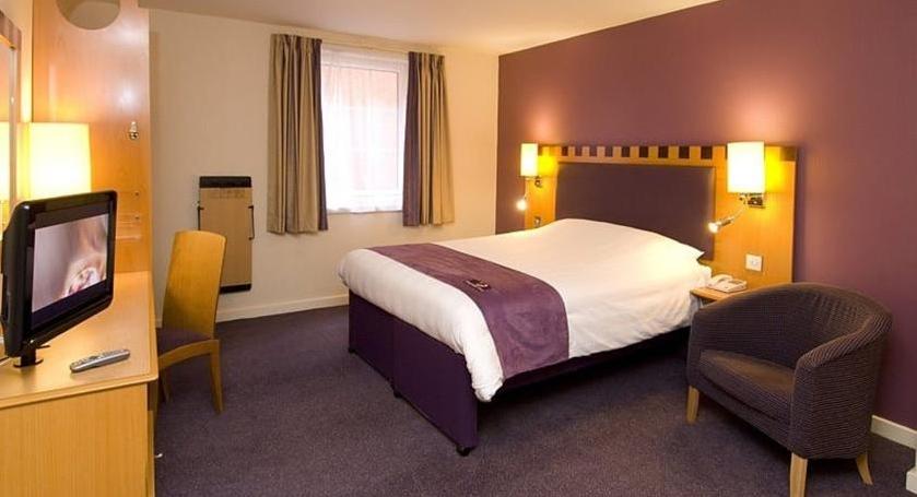 Premier Inn Watford Central Exterior foto